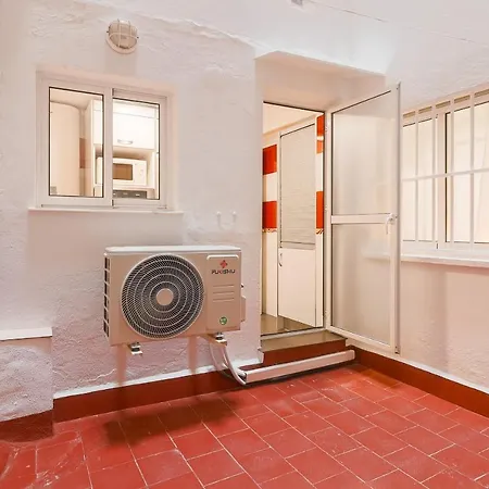 C19 Beutiful 4 Bedroom
